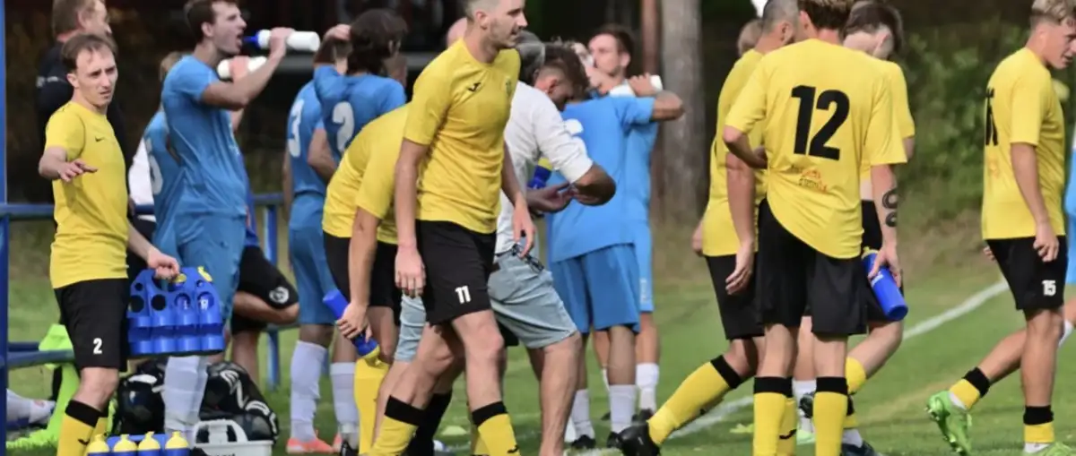 A - Skvělý první poločas vystřídal kolaps ve druhé půli. Úvodní duel jara body nepřinesl!