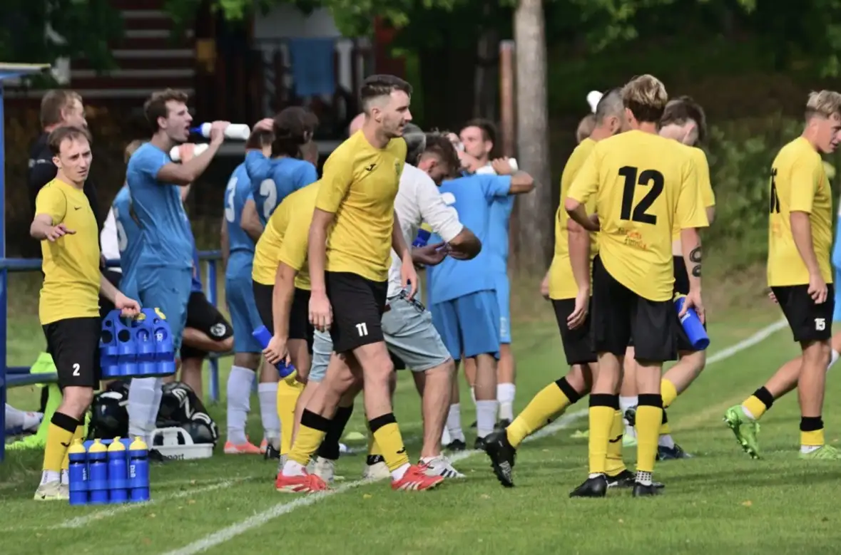 A - Skvělý první poločas vystřídal kolaps ve druhé půli. Úvodní duel jara body nepřinesl!