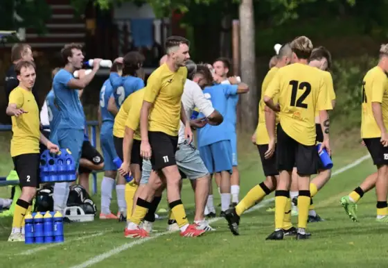 A - Skvělý první poločas vystřídal kolaps ve druhé půli. Úvodní duel jara body nepřinesl!