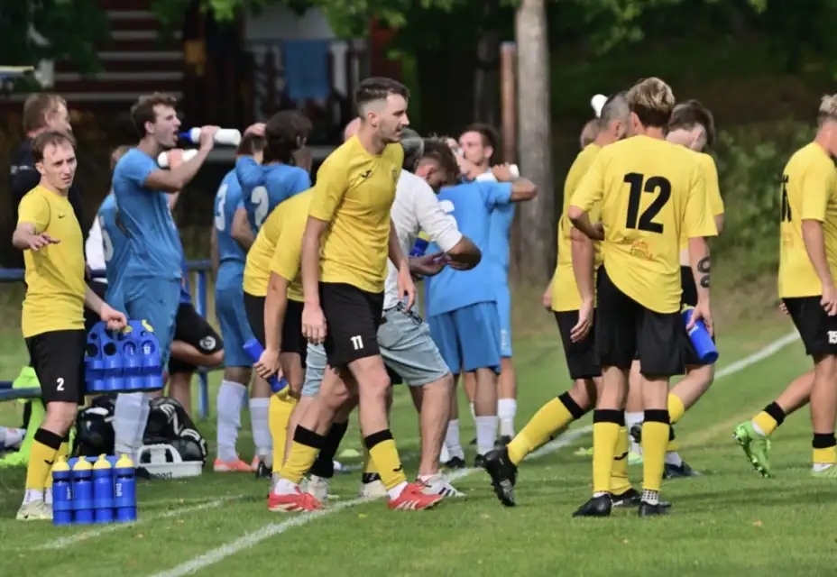 A - Skvělý první poločas vystřídal kolaps ve druhé půli. Úvodní duel jara body nepřinesl!